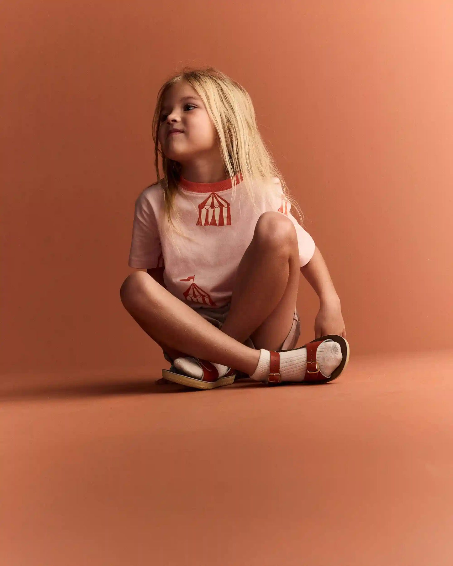 Toddler Girl Relaxed Graphic Tee in Big Top Print - Light Pink