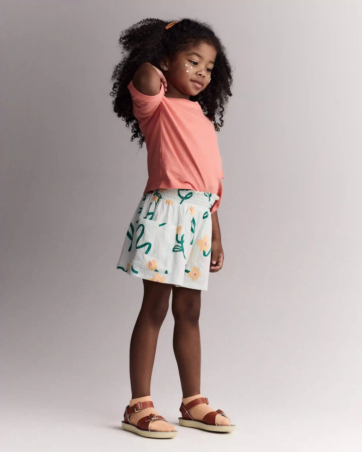 Toddler Girl Swing Shorts with Pockets in Floral Print - Light Green
